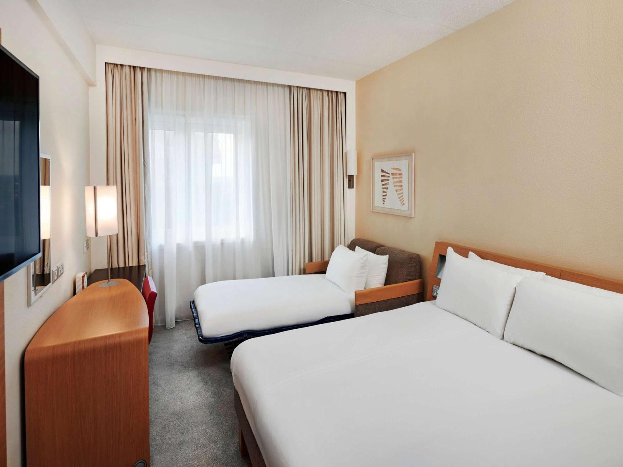 Hotel Novotel West Londra